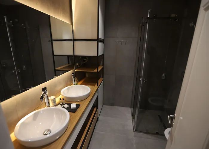 Boutique Whisky Hotel Tirana