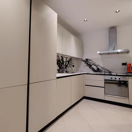 Boutique Whisky Tirana