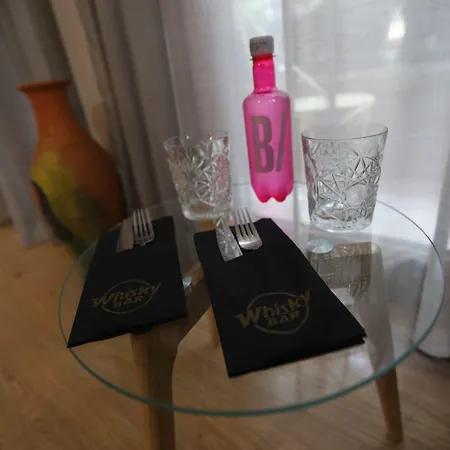 Boutique Whisky ホテル 3*