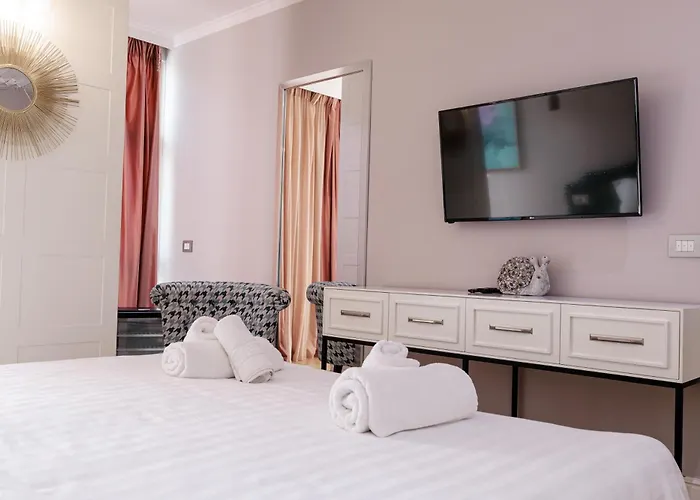 Boutique Whisky Hotel Tirana